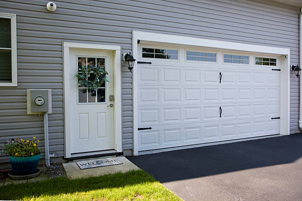 24/7 Emergency Garage Door Panel Replacement experts in Buckner, MO